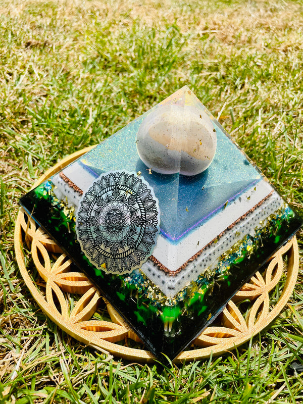 Orgonit Gyza Pyramide „Magical Glitter & Holo“