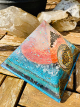Orgonit Gyza Pyramide „Magic Türkis“ - Gaia-healing.de
