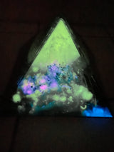 Orgonit Gyza Pyramide „turquoise glow in the dark“ - Gaia-healing.de